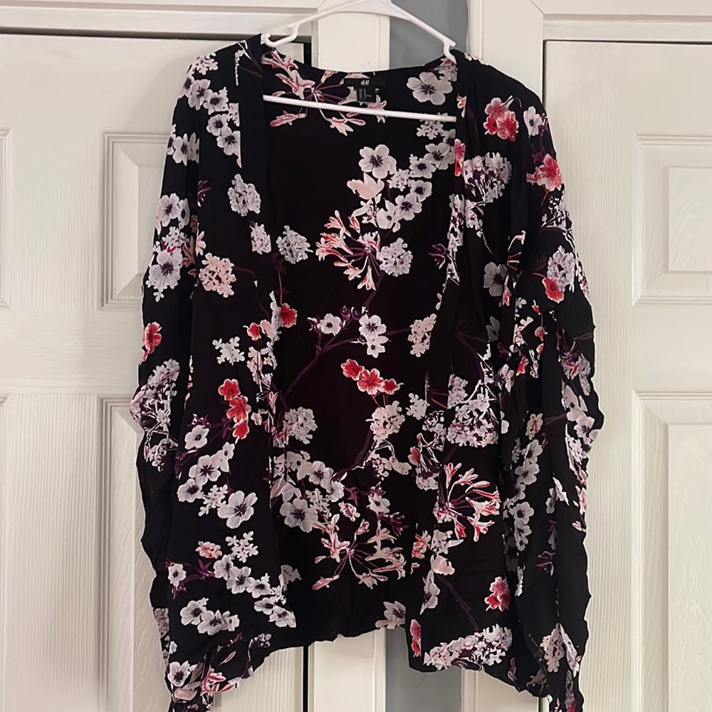 H&M floral print kimono size M